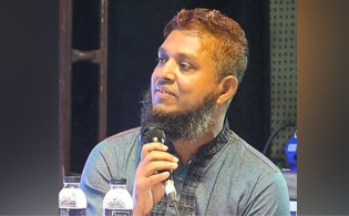 ‘ঘুষ নয়, পাকা কলা খাওয়া’— কর্মকর্তা বরখাস্ত