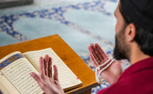 আল্লাহর কাছে সব সময় যে ৭ দোয়া করা উচিত