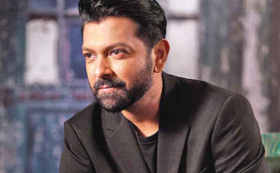 রাজনৈতিক দলে যোগ দেওয়ার জবাবে মুখ খুললেন তাহসান