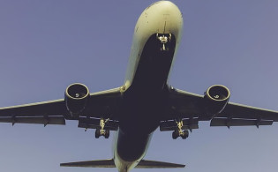 হঠাৎ যে কারণে কুয়েতের ৯ বিমানের জরুরি অবতরণ