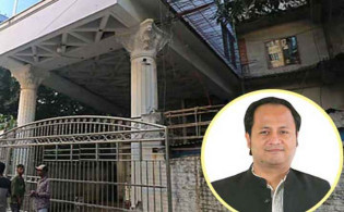 সাবেক মন্ত্রীর বাসে পুলিশি ধাওয়া, সাতজন আটক