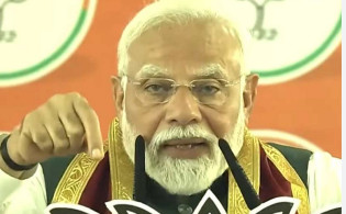 পাকিস্তানের জন্য ফাঁদ পেতে সেই ফাঁদে পড়লেন মোদি 