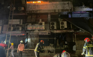 এক ঘণ্টার ব্যবধানে রাজধানীর দুই স্থানে আগুন