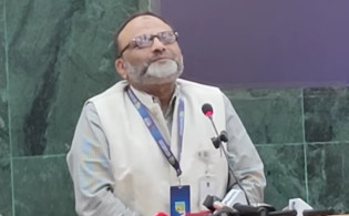 ডাকসু নিয়ে হাস্যরসে মজলেন ঢাবি ভিসি