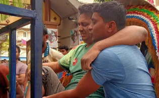 ঢাবি হলের চারতলা থেকে লাফ দিয়ে আহত শিক্ষার্থী