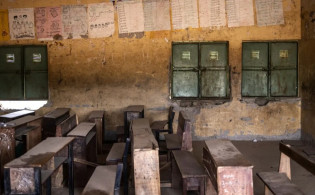 হামলা চালিয়ে ২২৭ শিক্ষক-শিক্ষার্থীকে অপহরণ