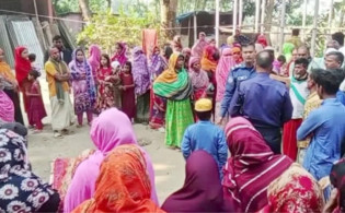 গোপনে জমি লিখে নিলেন দলিল লেখক