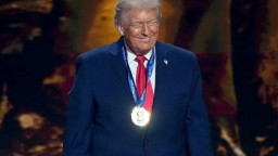 অবশেষে শান্তি পুরস্কার পেলেন ডোনাল্ড ট্রাম্প