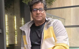 এখনও ডিবি কার্যালয়ে আনিস আলমগীর