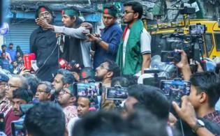 ‘বাবরের পথ ধরো, সেভেন সিস্টার স্বাধীন করো’ স্লোগানে প্রতিবাদ