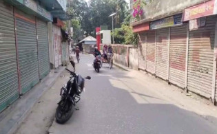 দোকান বন্ধ রেখে শ্রদ্ধা জানাল ওসমান হাদিকে