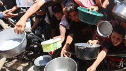 তীব্র দারিদ্র্য ও খাদ্য সংকটে গা-জা-র মানুষ