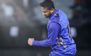 গালফ জায়ান্টস বনাম এমআই এমিরেটস: বল করছেন সাকিব-সরাসরি দেখুন