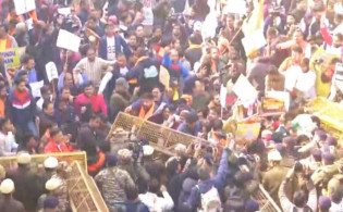 দিল্লিতে বাংলাদেশ হাইকমিশনের সামনে উগ্রপন্থিদের বিক্ষোভ