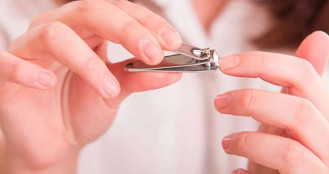 নখ কাটার সময় যে ৮টি ভুল হতে পারে ক্ষতির কারণ