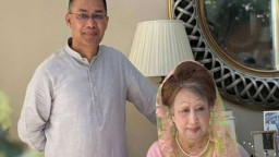 সন্তানের দেশে ফেরার খবরে খালেদা জিয়ার মুখে স্বস্তির হাসি