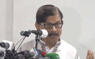 যে কারণে নির্বাচন করতে পারবেন না মান্না