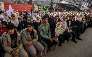 ধ্বংসস্তূপের মধ্যেই কোরআনের হাফেজ হলেন ৫০০ ফিলিস্তিনি