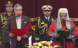 প্রধান বিচারপতির শপথ নিলেন জুবায়ের রহমান চৌধুরী