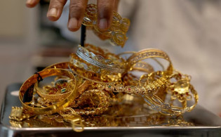 সব রেকর্ড ভেঙে ইতিহাসের সর্বোচ্চ দামে সোনা