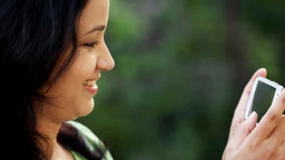 নারী ও কিশোরীদের জন্য ক্যামেরাযুক্ত মোবাইল ফোন নিষিদ্ধ