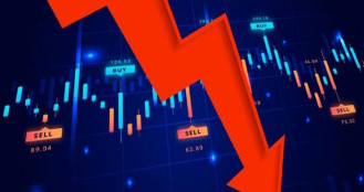 রেকর্ড পতনে শেয়ারবাজার, আস্থা ফেরাতে বড় পরিবর্তনের তাগিদ