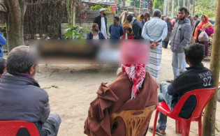 গোসল করানোর সময় যা দেখে ‘হতবাক’ পরিবার