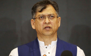 একসঙ্গে তিন বার্তা সালাহউদ্দিন আহমেদের