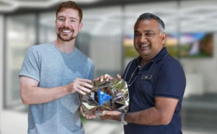 ১০ বছর লড়াই, ৭ বছর নীরবতা—শেষে মিস্টার বিস্টের অবিশ্বাস্য রেকর্ড