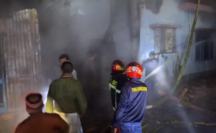 নামাজ পড়তে গিয়ে প্রাণে বাঁচলেন ৩৫ ছাত্র-শিক্ষক