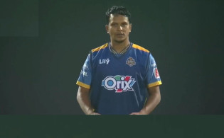 সিলেট বনাম ঢাকা: বোলিংয়ে ঢাকা-সরাসরি দেখুন এখানে