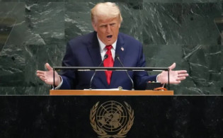 ভেনেজুয়েলার তেল বিক্রি: ট্রাম্পের ঘোষণা কাঁপিয়ে দিল বিশ্ব