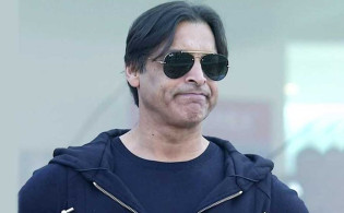 শুধু ক্রিকেট নয়, এবার পরিষ্কারেও শক্তি দেখালেন শোয়েব আখতার