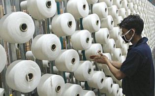 সুতা আমদানি: শুল্ক নিয়ে মুখোমুখি বস্ত্র ও পোশাক খাত