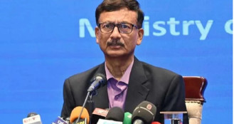 ভারতীয় কূটনীতিকদের পরিবার সরানোর সিদ্ধান্তে পররাষ্ট্র উপদেষ্টার আক্ষেপ