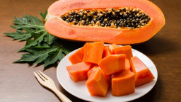 পেঁপে খেলে এই ৫ ধরনের মানুষ হলে বিপদে পড়তে পারেন