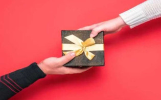 ২৩ লাখ শেয়ার উপহার দিতে চান কোম্পানির পরিচালক