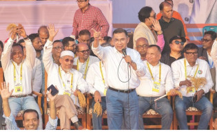 জোট সরকারের জামায়াত মন্ত্রীদের পদত্যাগ না করা নিয়ে প্রশ্ন তারেকের