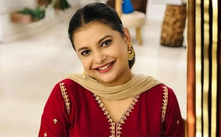 রাজনীতি নিয়ে মুখ খুললেন অভিনেত্রী শবনম ফারিয়া