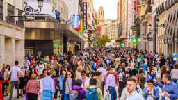 স্পেনে অভিবাসীদের জন্য জরুরি সিদ্ধান্ত