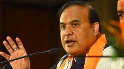 বাংলাদেশে গিয়ে ভোট দিক’—মুখ্যমন্ত্রীর মন্তব্যে তোলপাড় ভারত