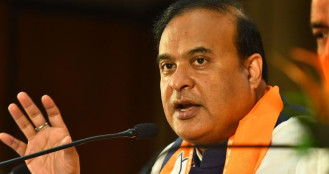 বাংলাদেশে গিয়ে ভোট দিক’—মুখ্যমন্ত্রীর মন্তব্যে তোলপাড় ভারত