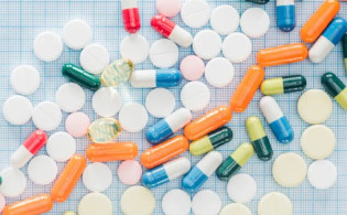 অর্থনৈতিক অস্থিরতায়ও উজ্জ্বল শেয়ারবাজারের ওষুধ খাত