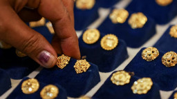 একদিনে উত্থান-পতনের পর স্বর্ণের দামে নতুন সমন্বয়