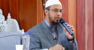 এপস্টেইন ফাইল দেখে যে সতর্কবার্তা দিলেন শায়খ আহমদুল্লাহ