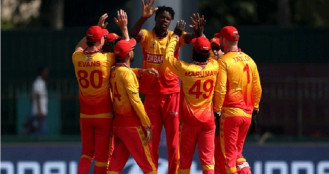ওমানকে ধসিয়ে দিয়ে বিশ্বকাপ শুরু জিম্বাবুয়ের