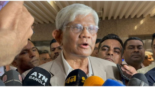 একীভূত পাঁচ ব্যাংকের শেয়ারহোল্ডারদের সুখবর দিলেন অর্থ উপদেষ্টা