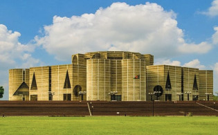 জাতীয় সংসদে কমছে আইনজীবী, বাড়ছে ব্যবসায়ী আধিপত্য