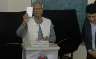 ভোট দিলেন প্রধান উপদেষ্টা