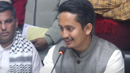 হার মেনেও চমক! মাঝরাতে প্রতিদ্বন্দ্বীর বাসায় হাজির সারজিস